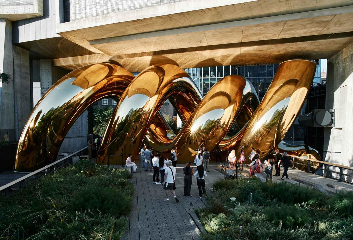 auruBOROS by Plastique Fantastique for Bvlgari Serpenti Infinito