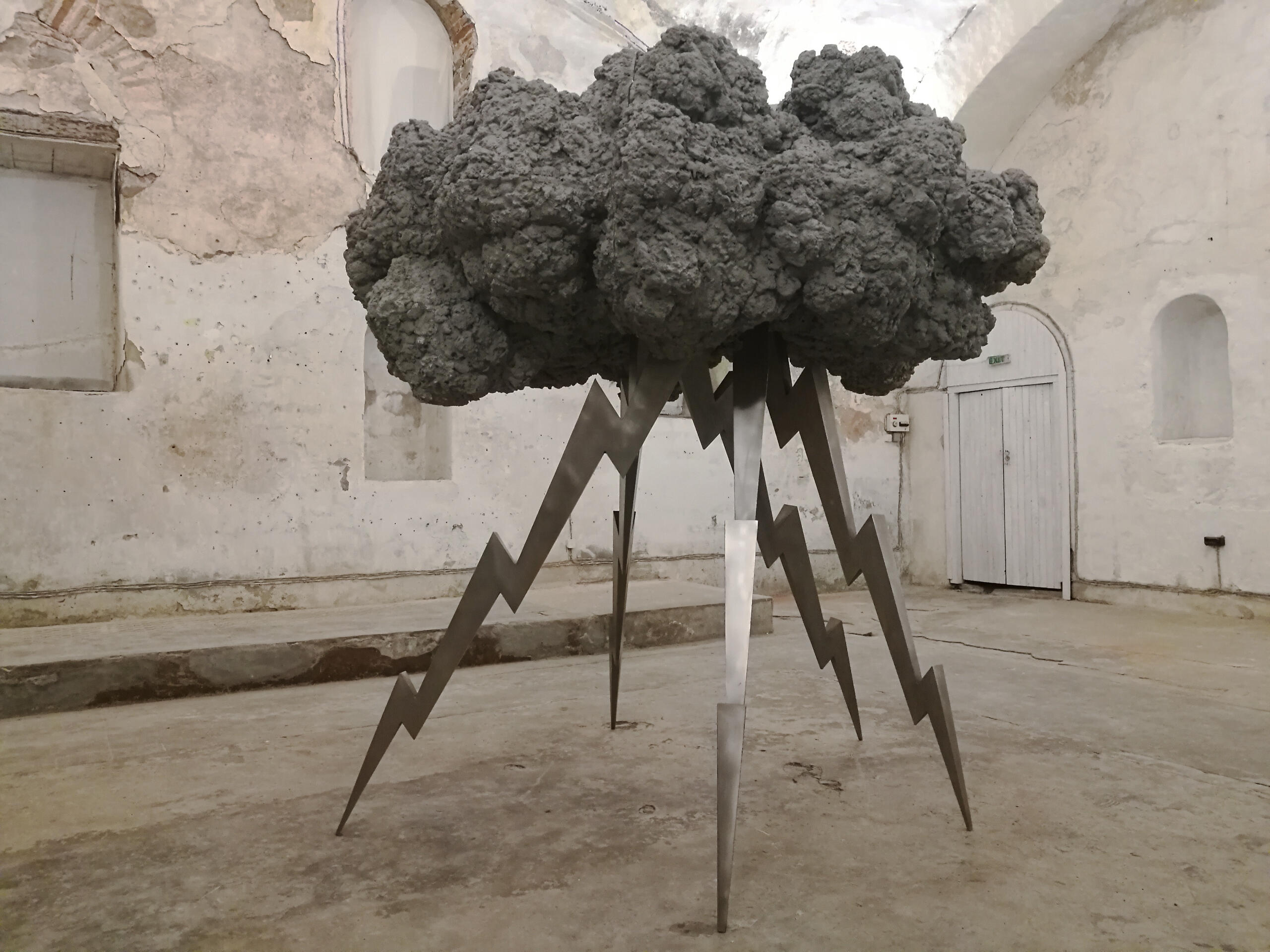 EVENT_HORIZON_STOYAN_DECHEV_LAVINIA_DINIZ_FREITAS_FRIEZE_SCULPTURE_APERTOARTS_LAVINIDINIZFREITAS_FRIEZE